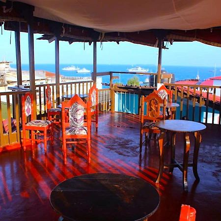 بيت شباب Bottoms Up Zanzibar المظهر الخارجي الصورة