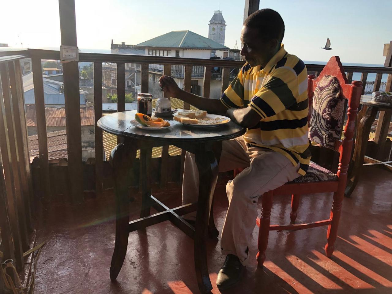 بيت شباب Bottoms Up Zanzibar المظهر الخارجي الصورة