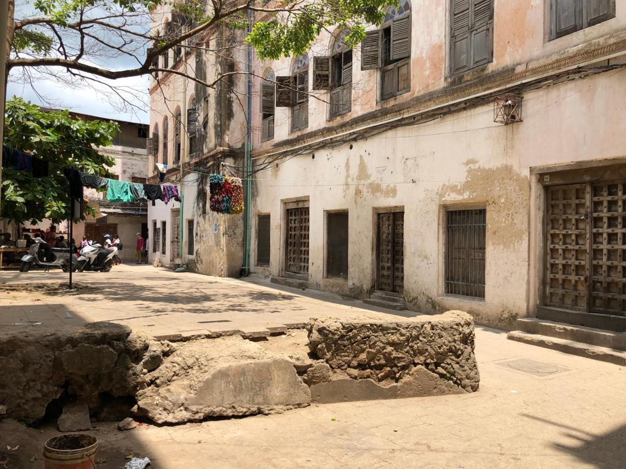 بيت شباب Bottoms Up Zanzibar المظهر الخارجي الصورة