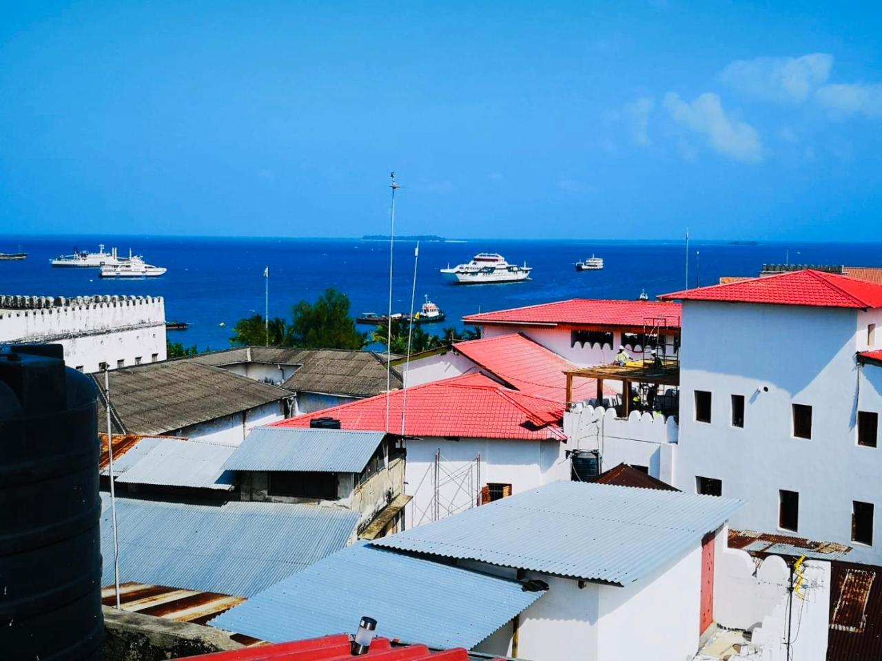 بيت شباب Bottoms Up Zanzibar المظهر الخارجي الصورة