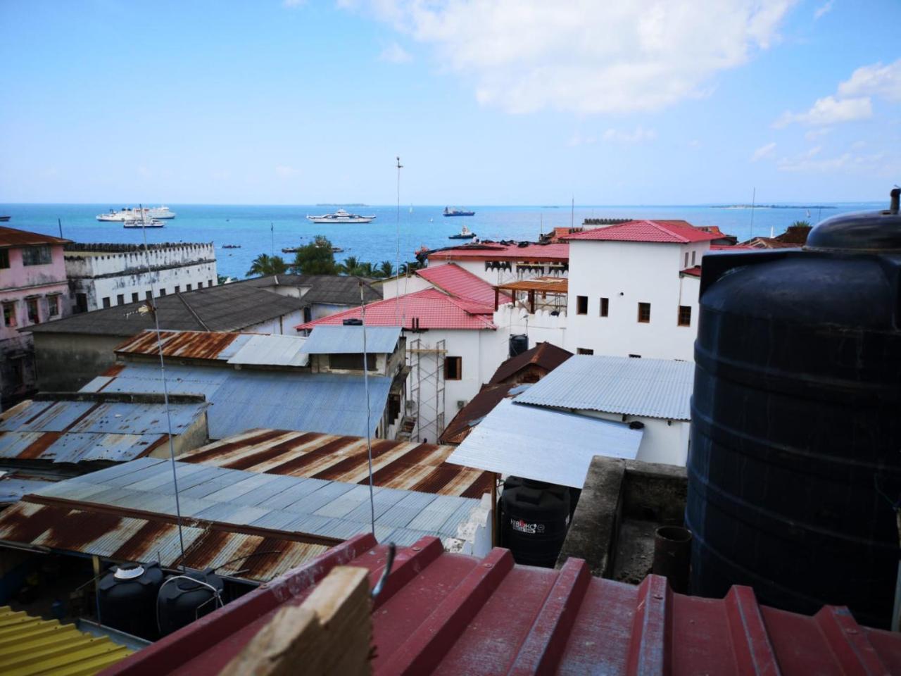 بيت شباب Bottoms Up Zanzibar المظهر الخارجي الصورة