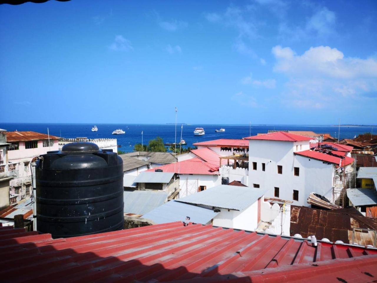 بيت شباب Bottoms Up Zanzibar المظهر الخارجي الصورة