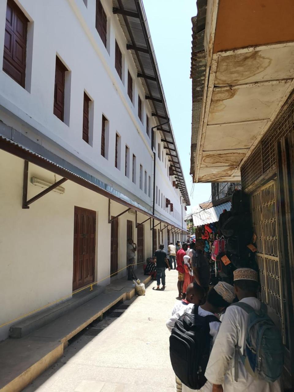 بيت شباب Bottoms Up Zanzibar المظهر الخارجي الصورة