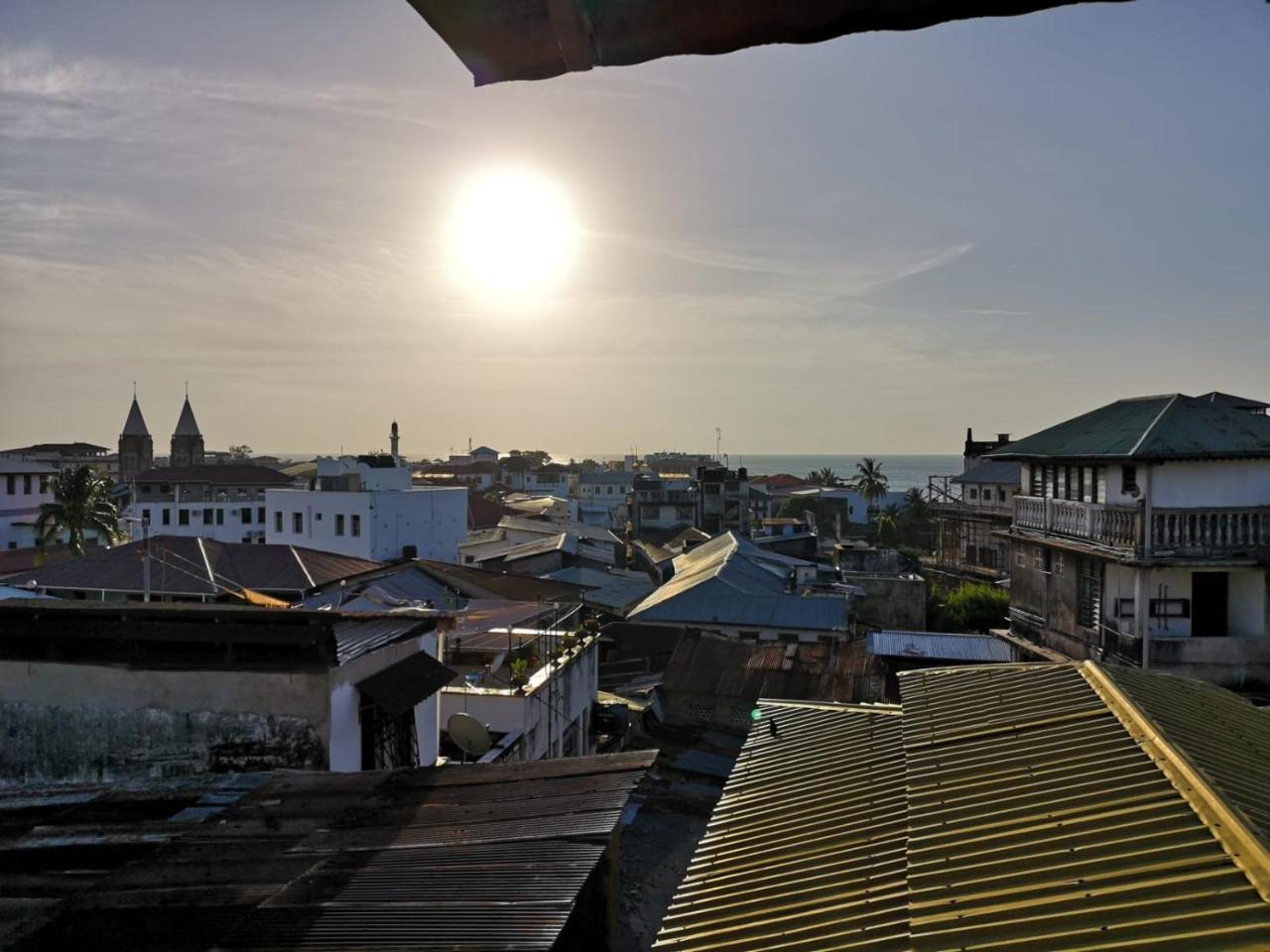 بيت شباب Bottoms Up Zanzibar المظهر الخارجي الصورة