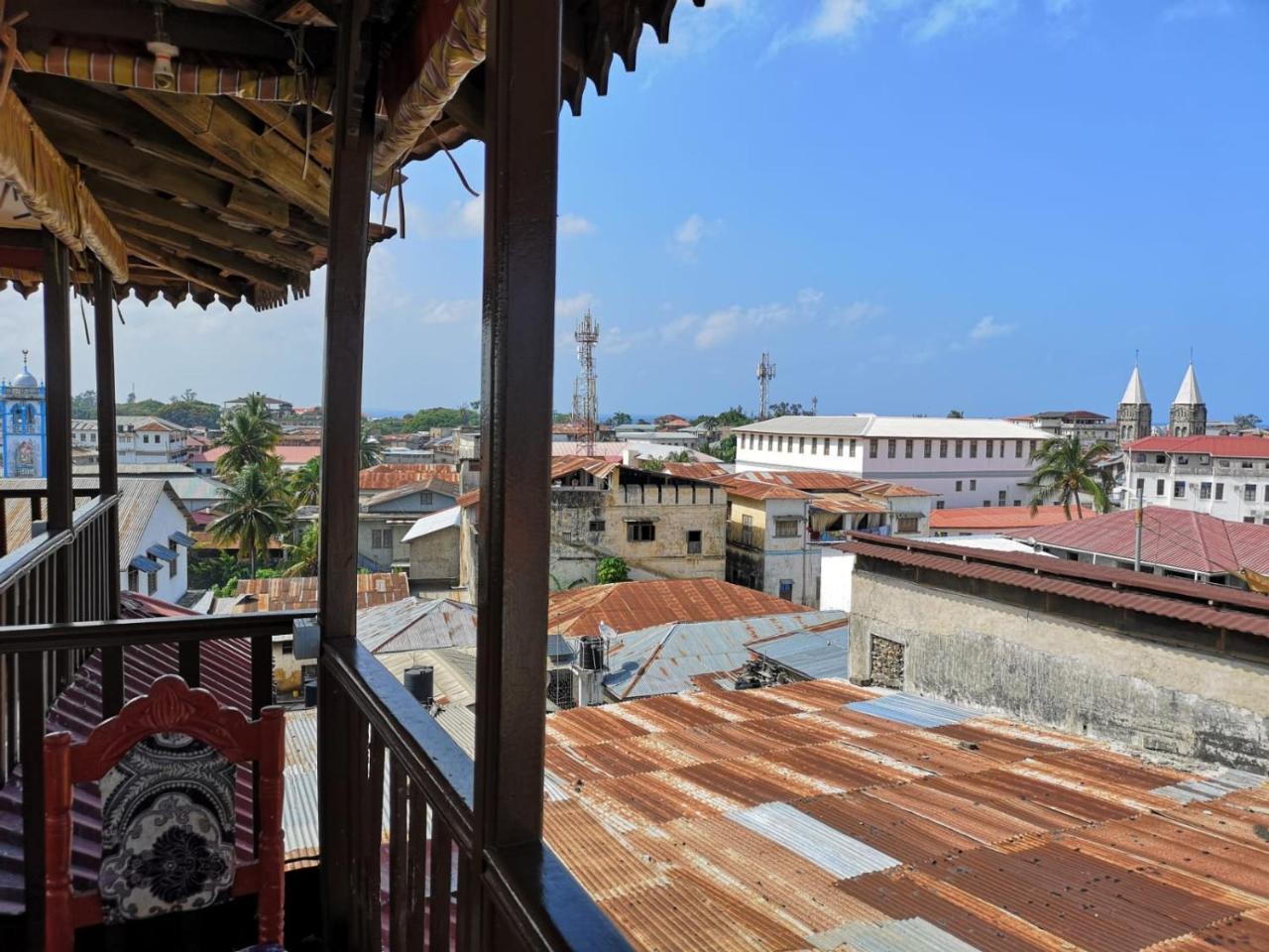 بيت شباب Bottoms Up Zanzibar المظهر الخارجي الصورة