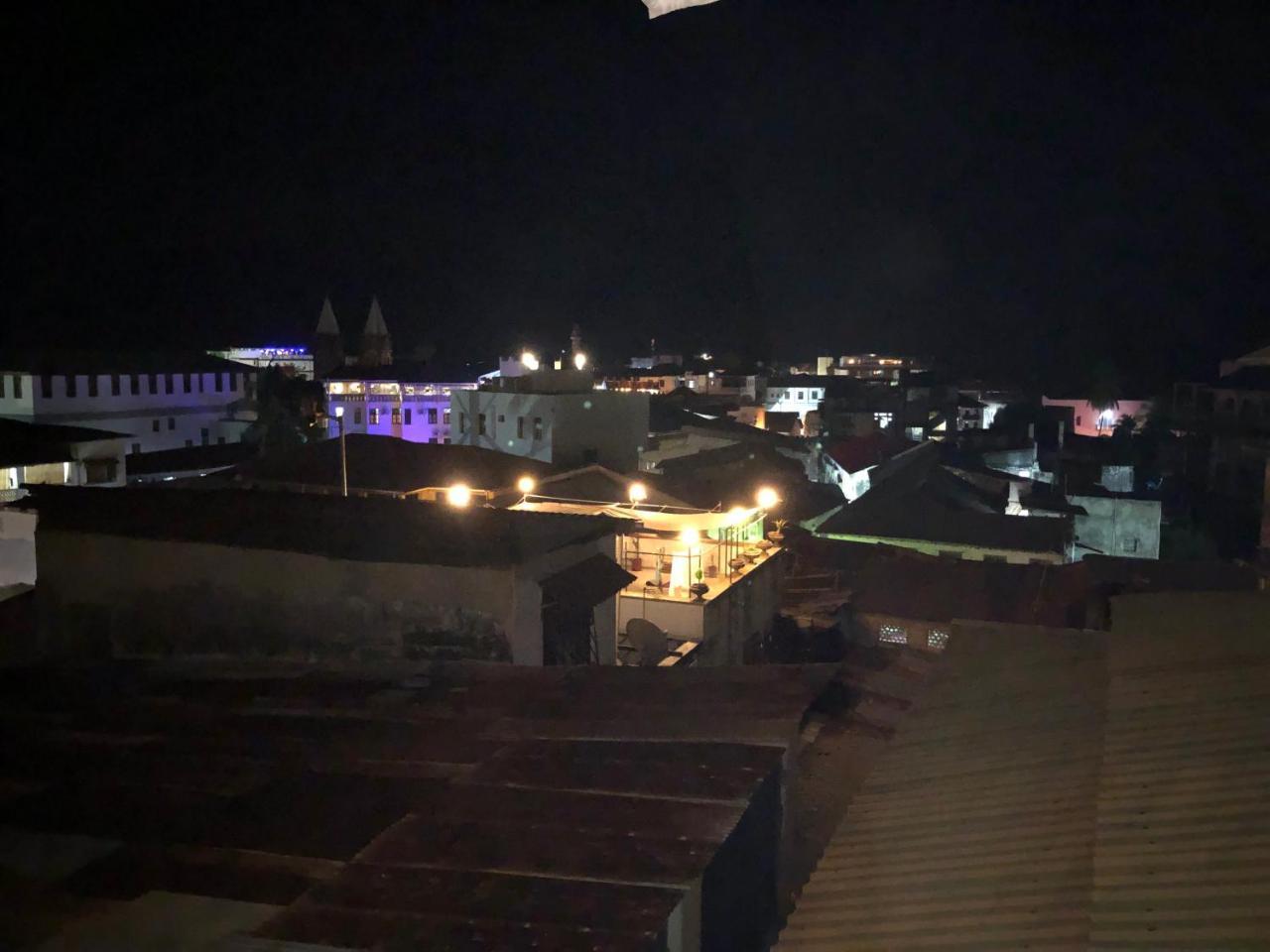 بيت شباب Bottoms Up Zanzibar المظهر الخارجي الصورة